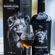 Rom De Luxe Guadeloupe Aged 25 Years