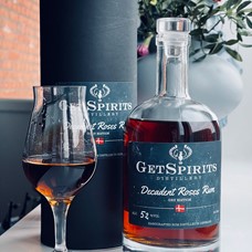 GetSpirits Decadent Roses Rum Dry Edition