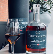 GetSpirits Decadent Roses Rum Dry Edition