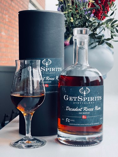 GetSpirits Decadent Roses Rum Dry Edition