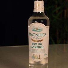 Magnífica de Faria Cachaça Bica do Alambique 