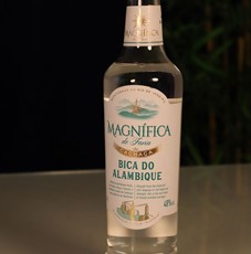 Magnífica de Faria Cachaça Bica do Alambique