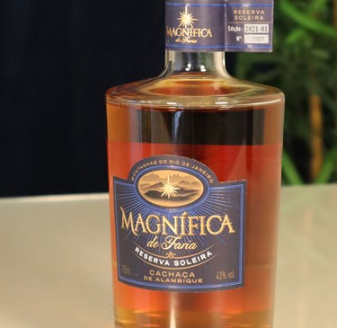 Magnífica de Faria Reserva Soleira Cachaça de Alambique